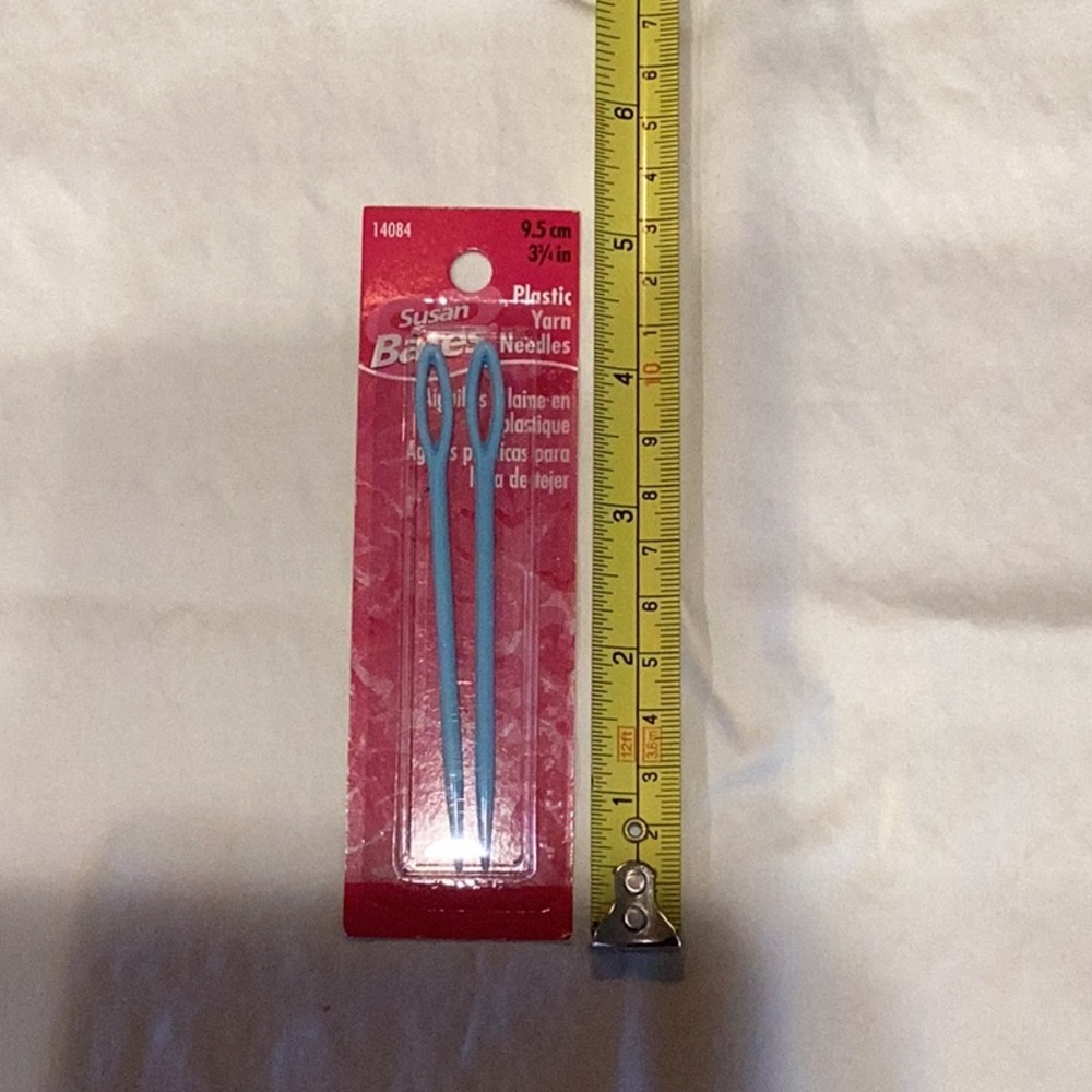 New Susan Bates Plastic Yarn Needles